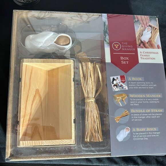 The giving manger box set Christian baby Jesus nativity book acts of service new - Picture 1 of 3